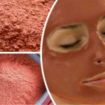 Красная глина для лица - эффективный природный порошок, подходящий для лечения всех типов кожи
