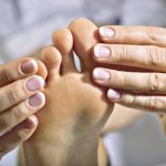 Itching of fingers and toes - an annoying nuisance or a disease? How to get rid of itchy fingers and toes 